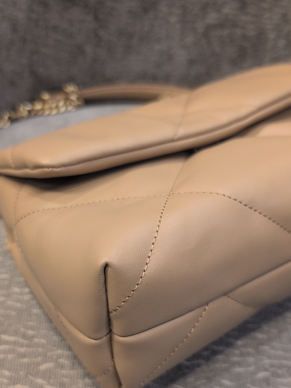 Quince Women's Italian Leather Diamond Quilted Shoulder Bag - Picture 8 of 14